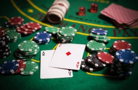 Ponsel menampilkan halaman neojoker responsif